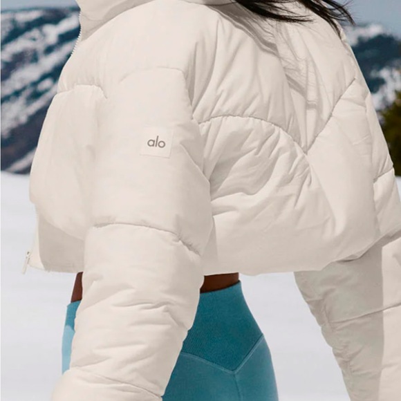 NWT Small Cream Main Act Corset Puffer - Picture 10 of 12